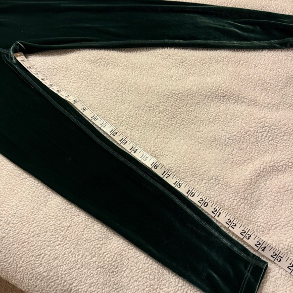 Beyond Yoga Velvet Motion High Waisted Midi Legging Green - Picture 9 of 11